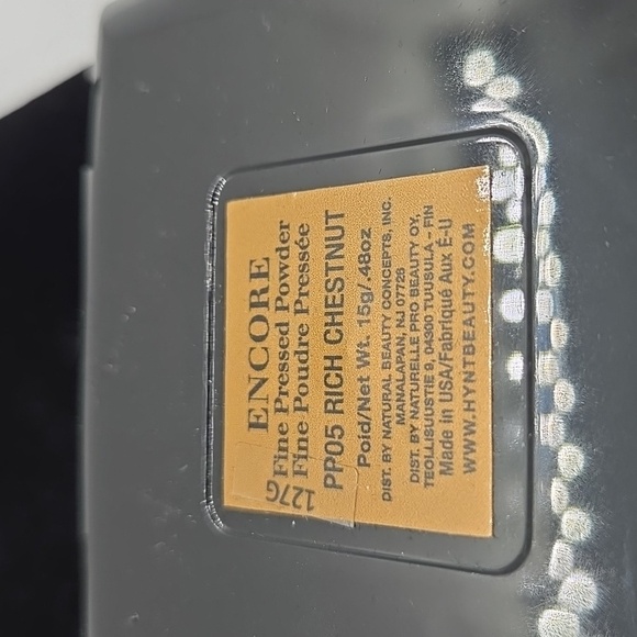 Hynt Beauty - Rich Chestnut Fine Pressed Powder - Picture 5 of 5